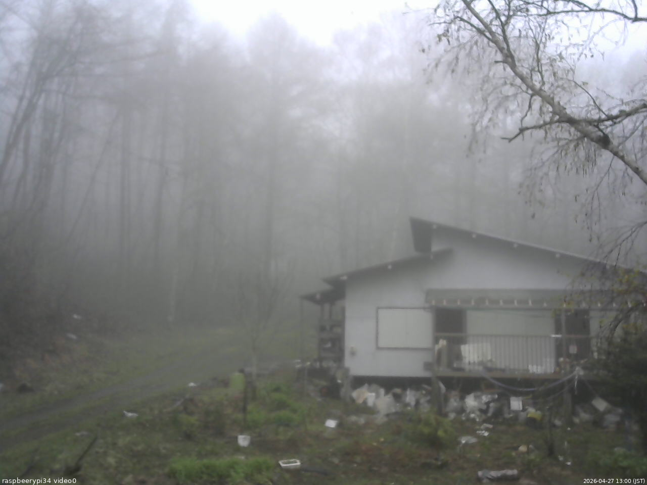 長野県菅平高原 ゆたか山荘 西側(坂上) 2026/04/27 13:00