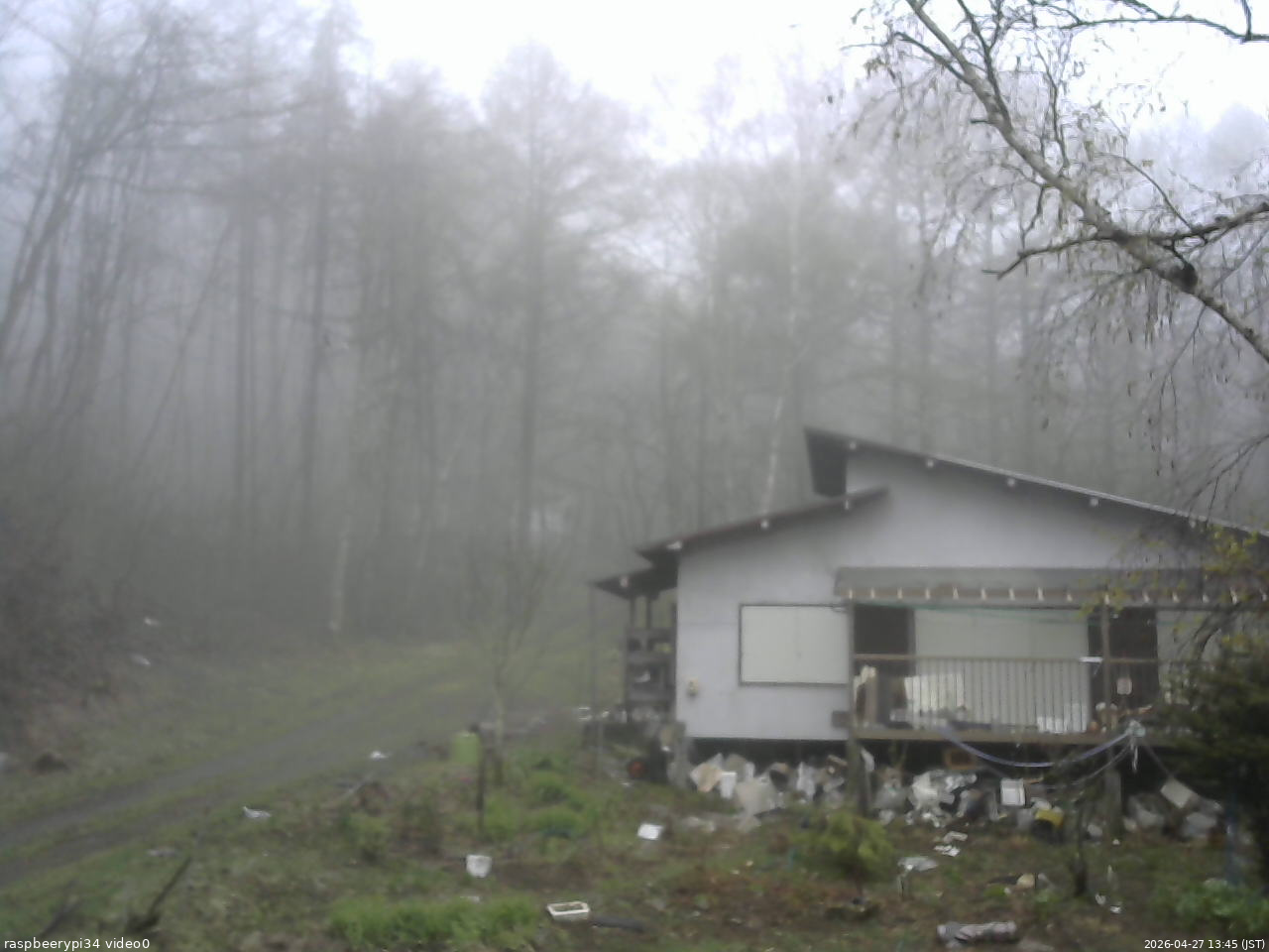 長野県菅平高原 ゆたか山荘 西側(坂上) 2026/04/27 13:45