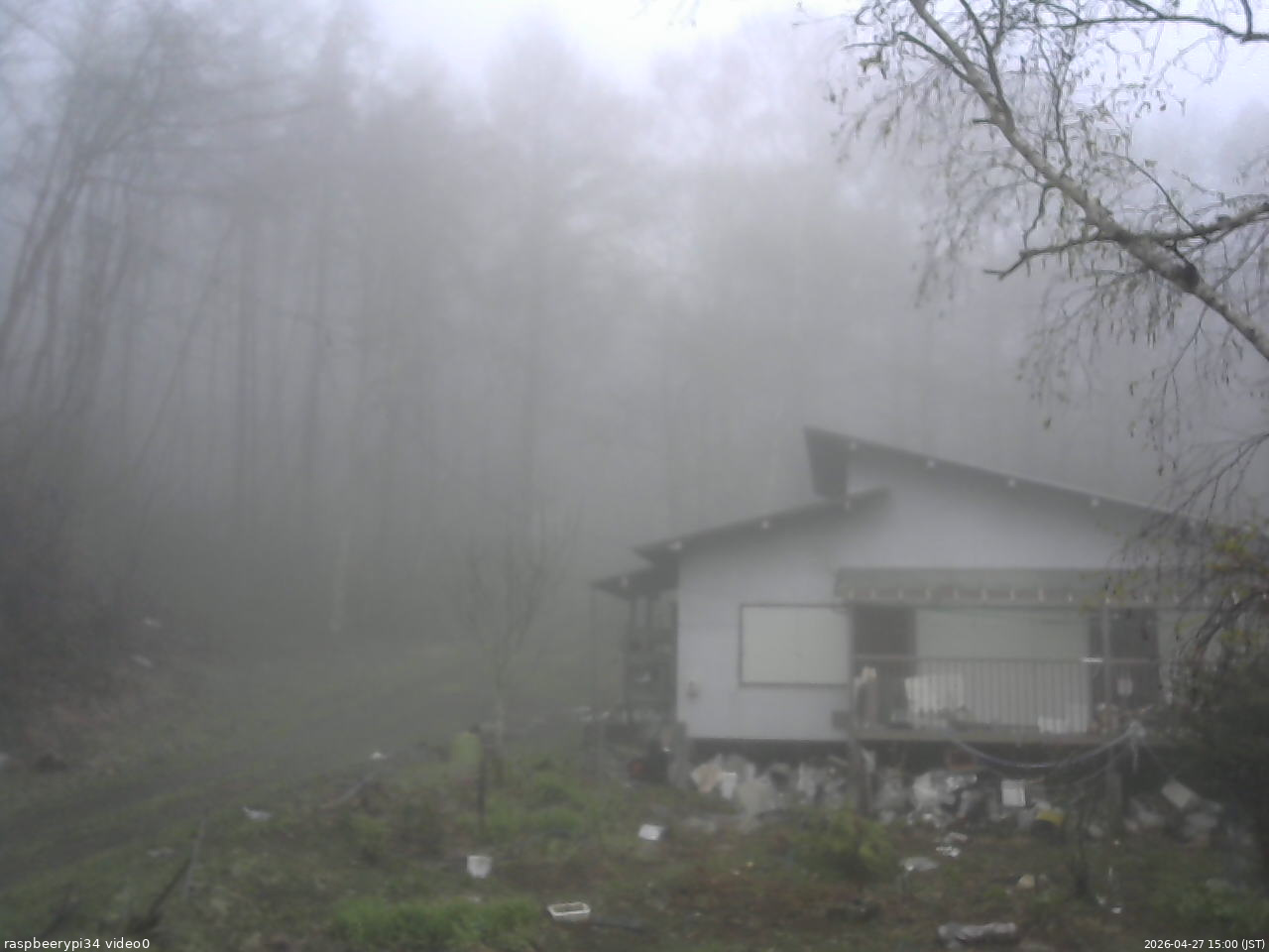 長野県菅平高原 ゆたか山荘 西側(坂上) 2026/04/27 15:00