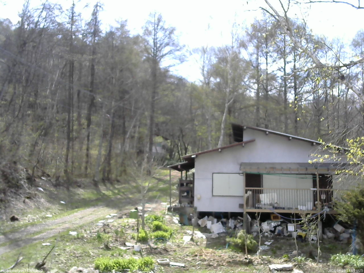長野県菅平高原 ゆたか山荘 西側(坂上) 2026/04/28 14:15