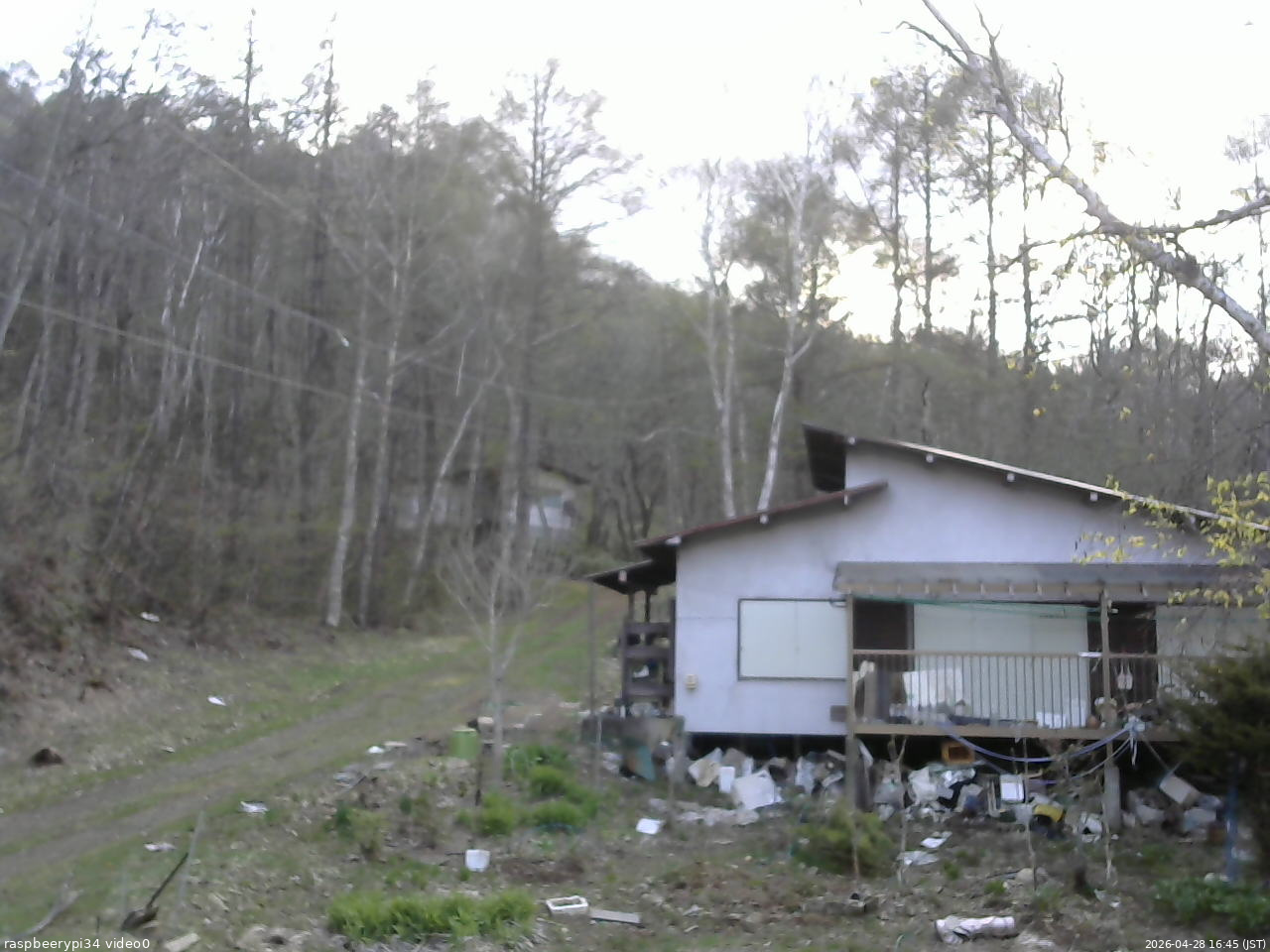 長野県菅平高原 ゆたか山荘 西側(坂上) 2026/04/28 16:45