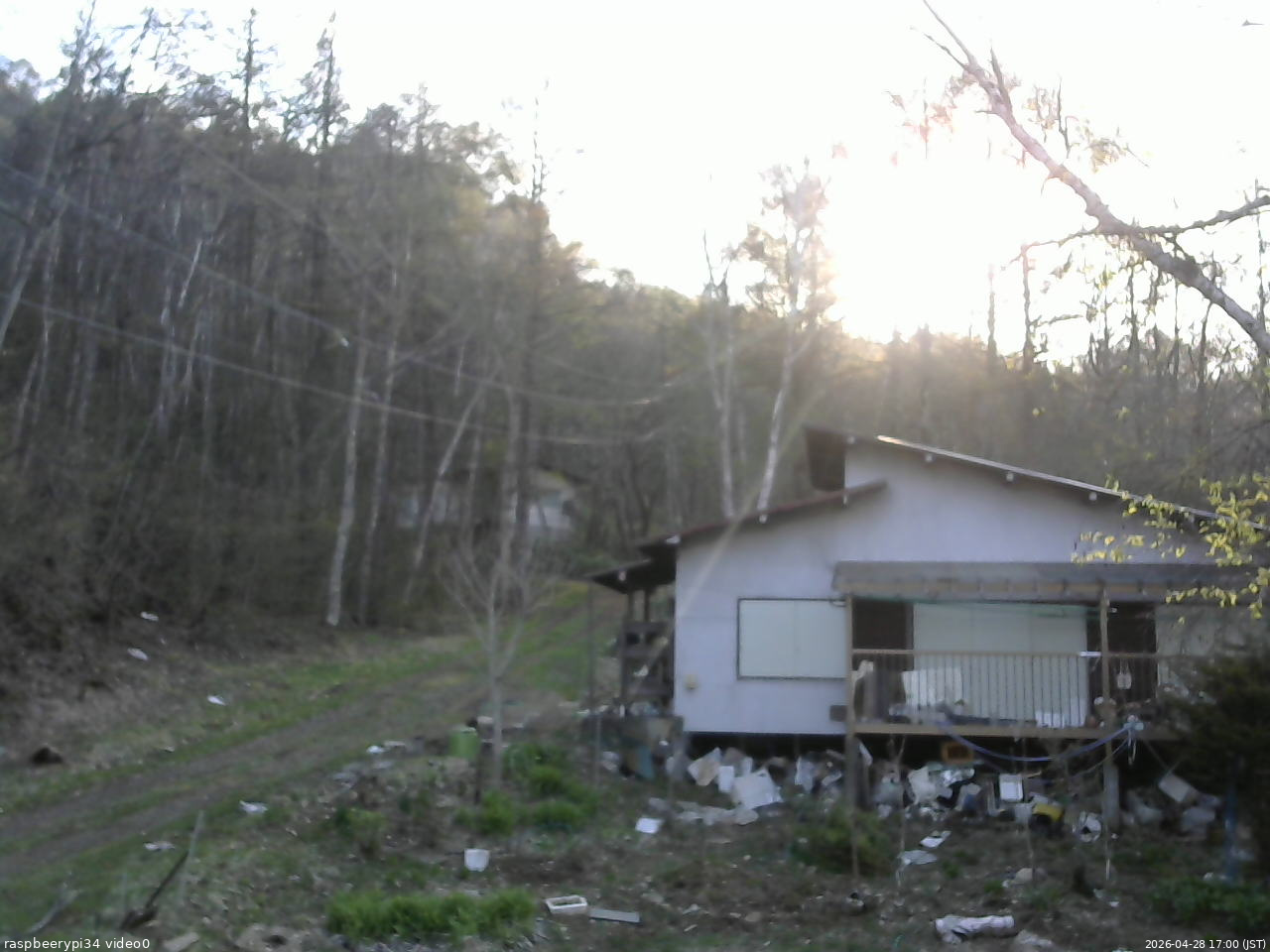 長野県菅平高原 ゆたか山荘 西側(坂上) 2026/04/28 17:00