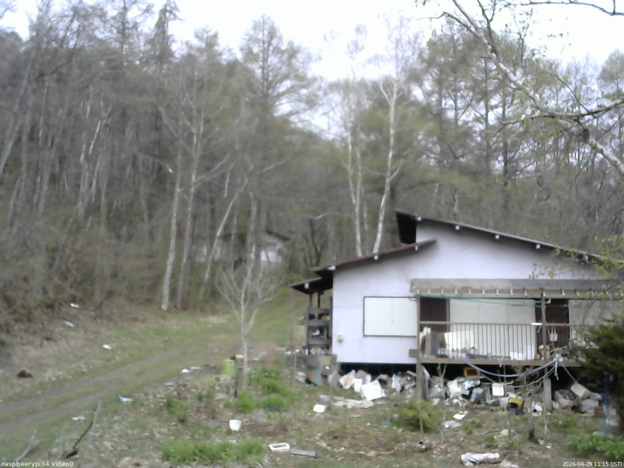 長野県菅平高原 ゆたか山荘 西側(坂上) 2026/04/29 11:15