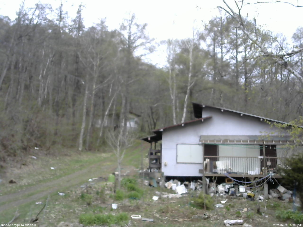 長野県菅平高原 ゆたか山荘 西側(坂上) 2026/04/30 16:30