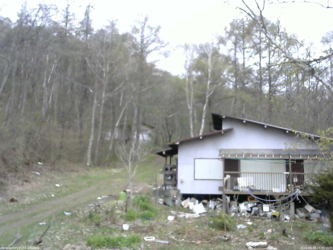 長野県菅平高原 ゆたか山荘 西側(坂上) 2026/04/30 16:45