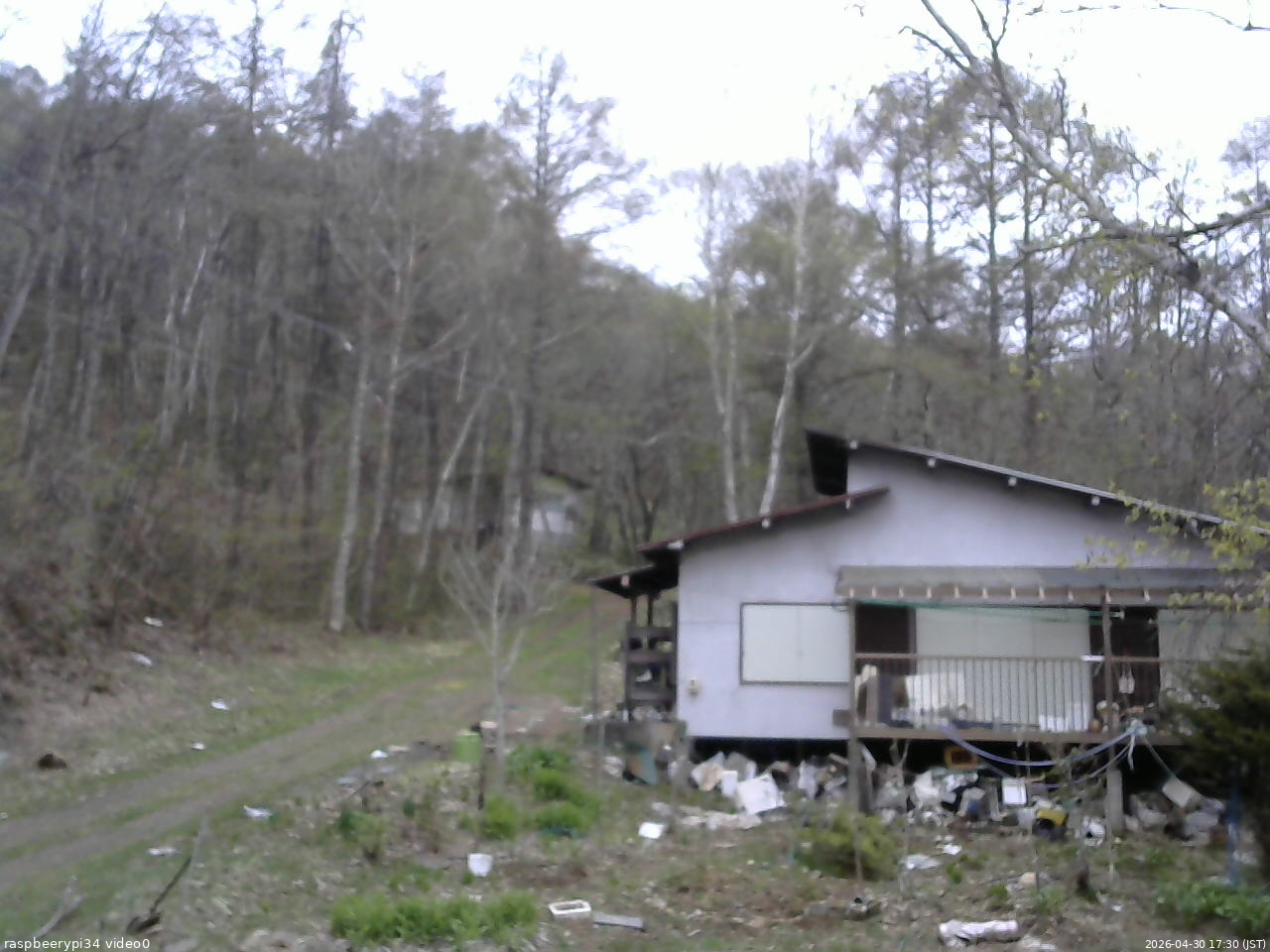 長野県菅平高原 ゆたか山荘 西側(坂上) 2026/04/30 17:30