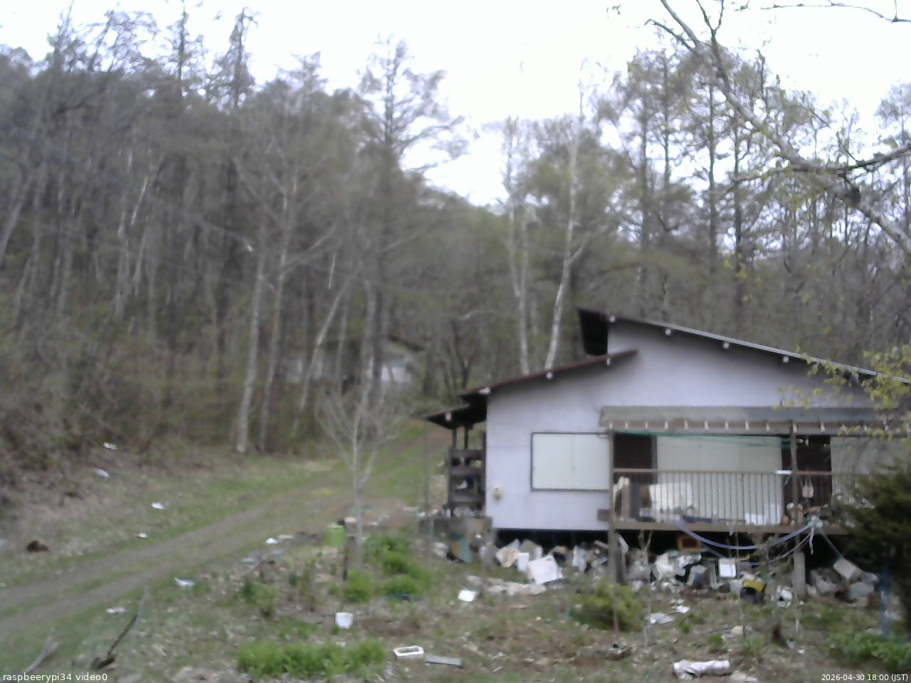 長野県菅平高原 ゆたか山荘 西側(坂上) 2026/04/30 18:00