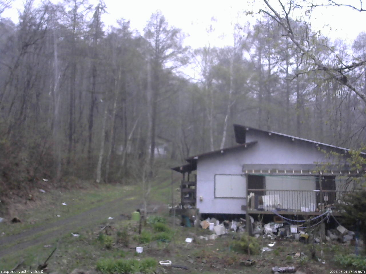 長野県菅平高原 ゆたか山荘 西側(坂上) 2026/05/01 17:15