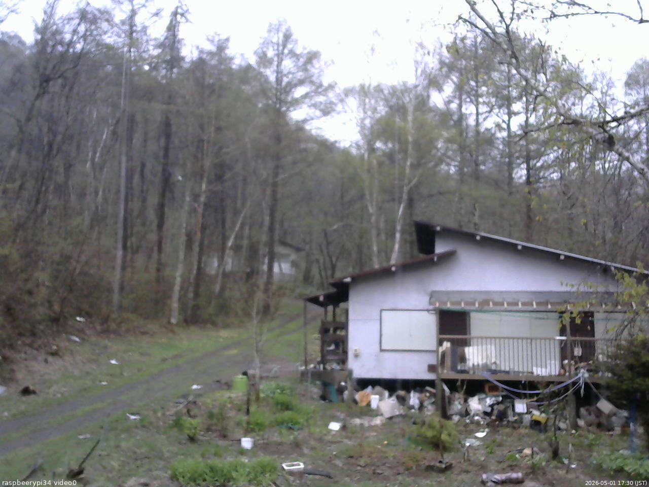 長野県菅平高原 ゆたか山荘 西側(坂上) 2026/05/01 17:30