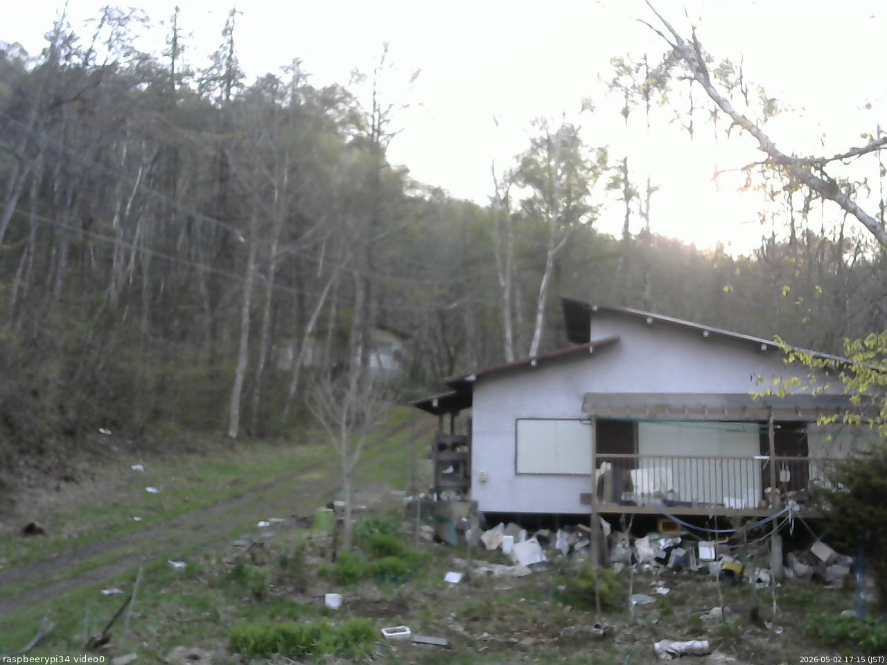 長野県菅平高原 ゆたか山荘 西側(坂上) 2026/05/02 17:15