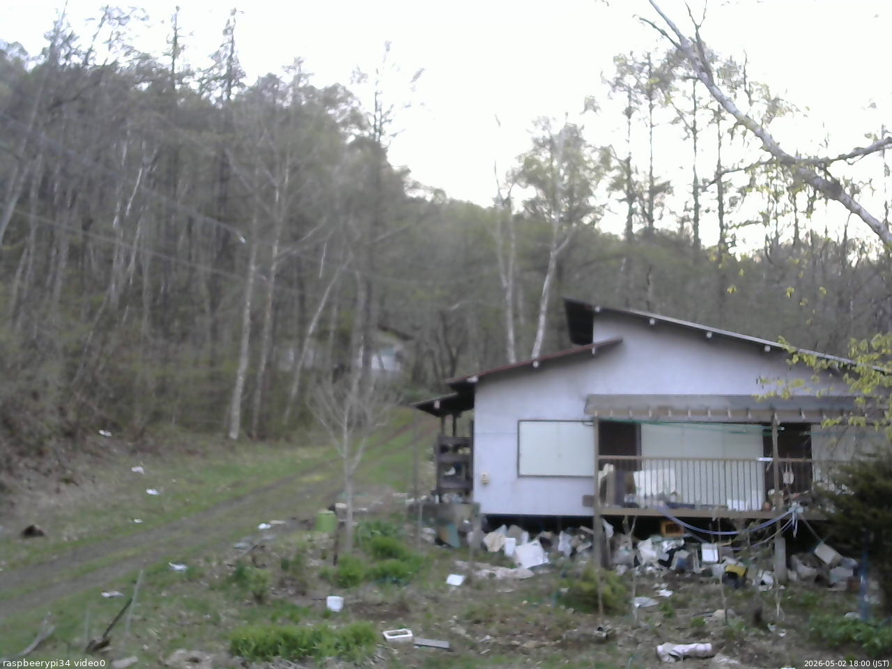 長野県菅平高原 ゆたか山荘 西側(坂上) 2026/05/02 18:00