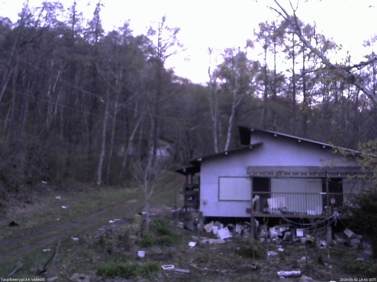 長野県菅平高原 ゆたか山荘 西側(坂上) 2026/05/02 18:45