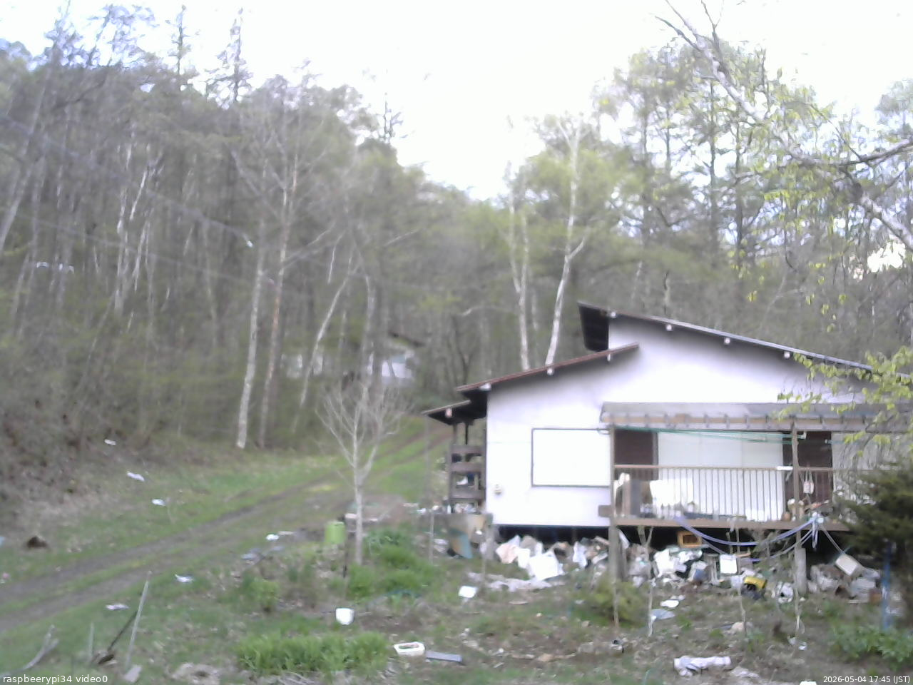 長野県菅平高原 ゆたか山荘 西側(坂上) 2026/05/04 17:45