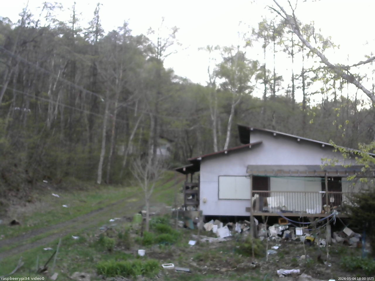長野県菅平高原 ゆたか山荘 西側(坂上) 2026/05/04 18:00