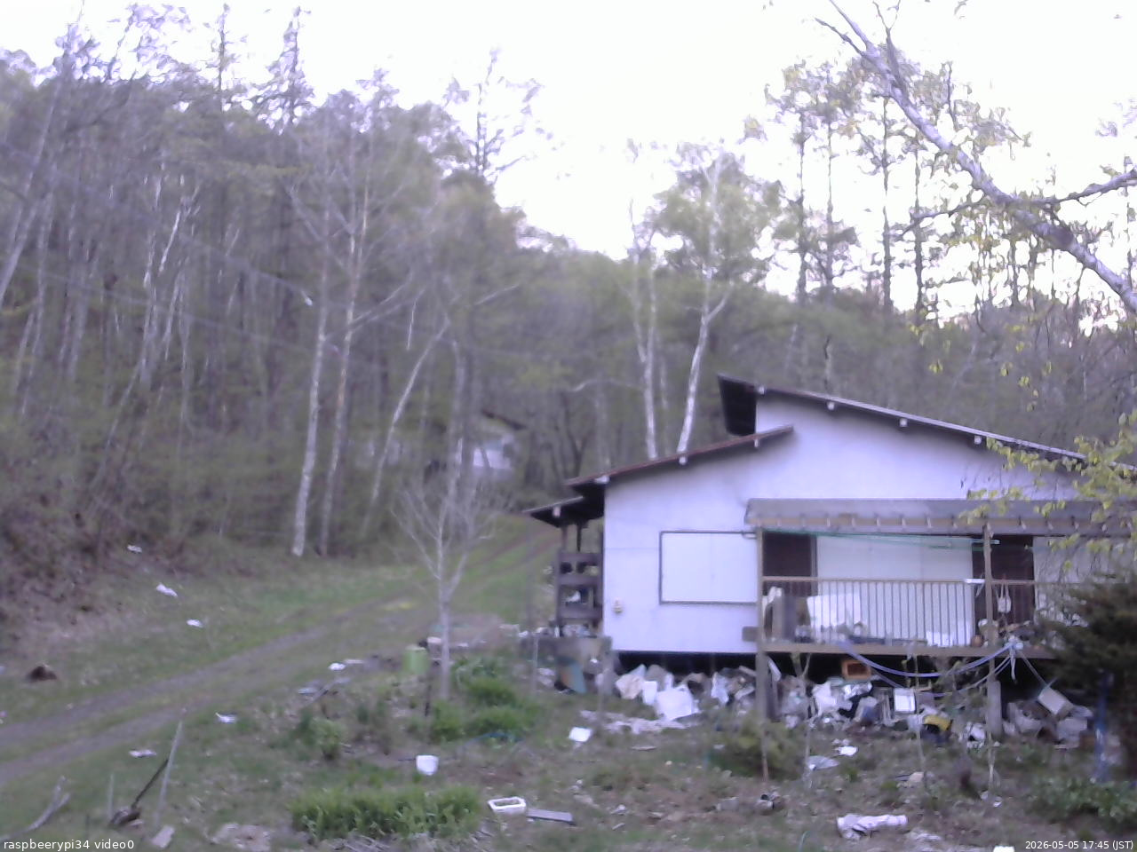 長野県菅平高原 ゆたか山荘 西側(坂上) 2026/05/05 17:45