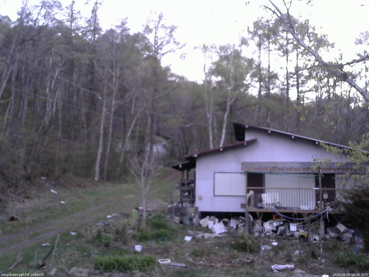 長野県菅平高原 ゆたか山荘 西側(坂上) 2026/05/05 18:45