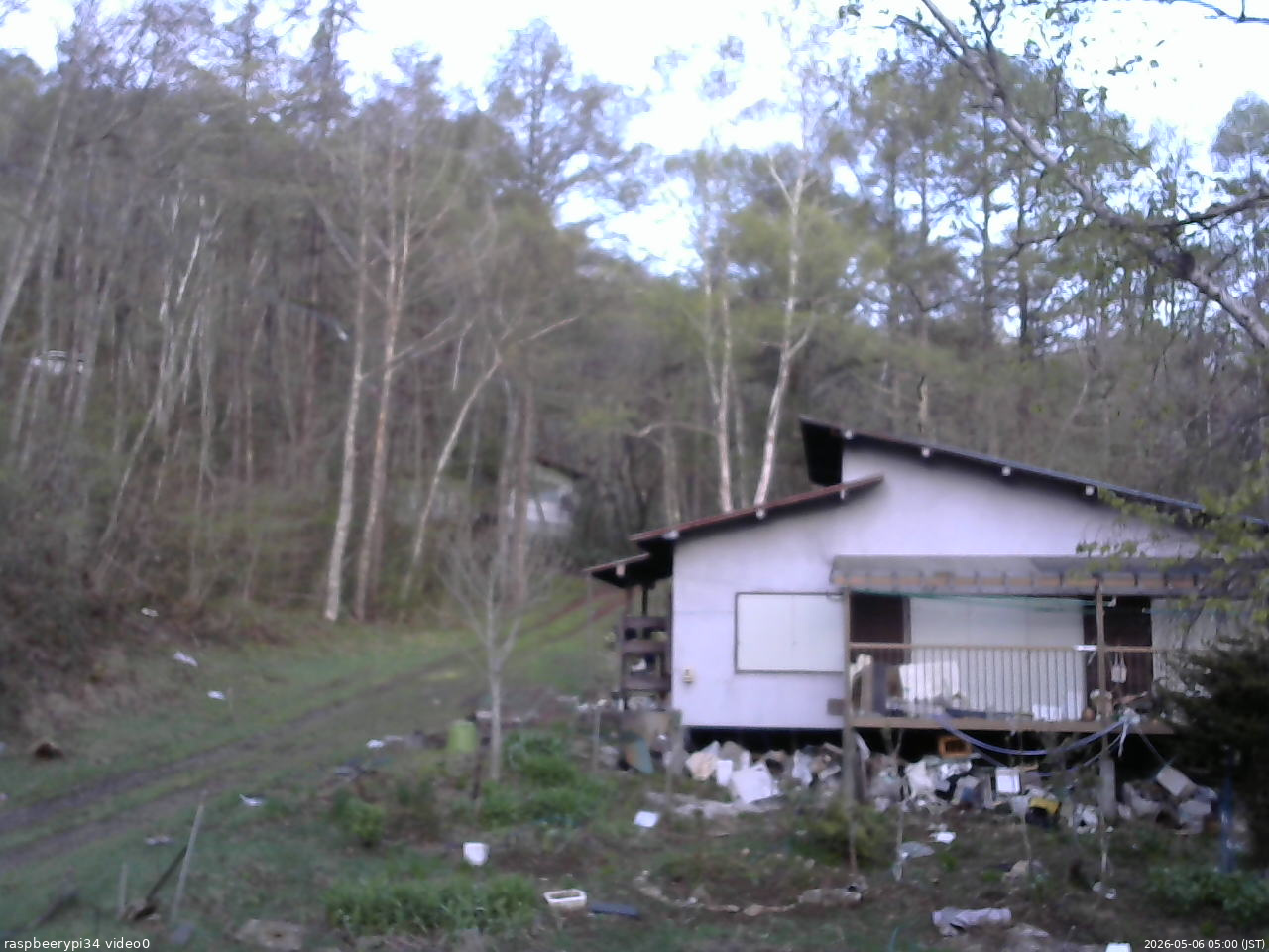 長野県菅平高原 ゆたか山荘 西側(坂上) 2026/05/06 05:00