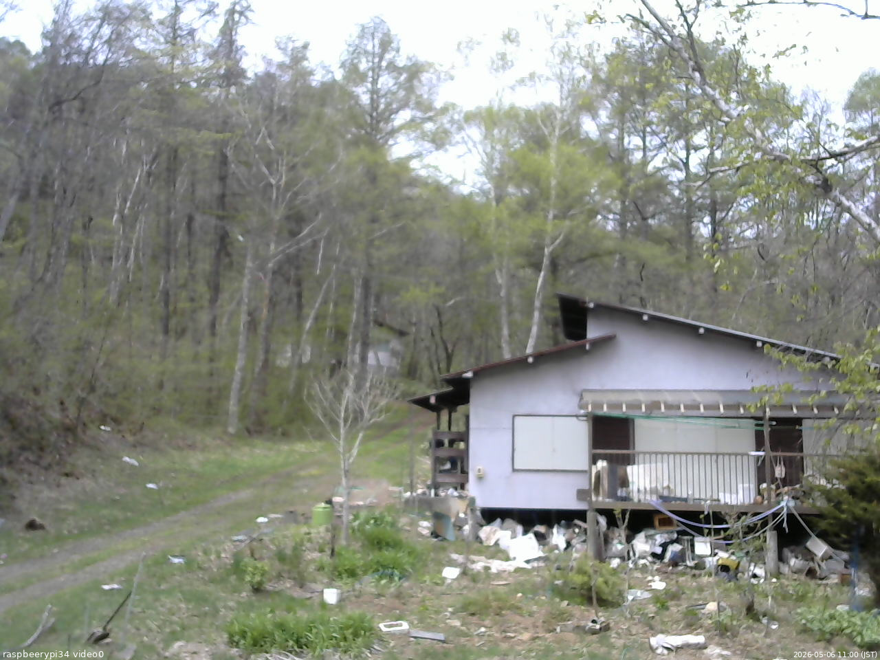 長野県菅平高原 ゆたか山荘 西側(坂上) 2026/05/06 11:00
