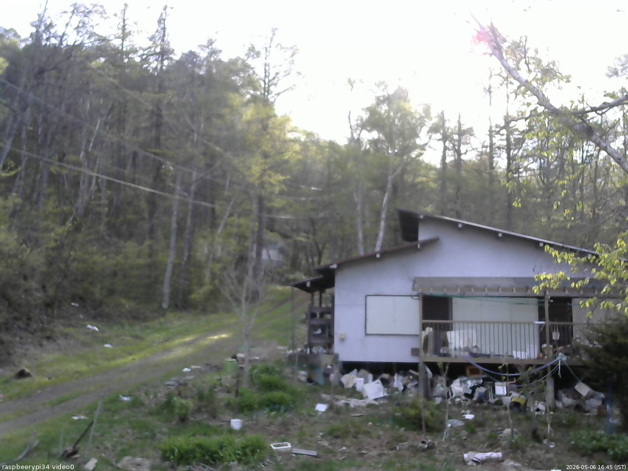 長野県菅平高原 ゆたか山荘 西側(坂上) 2026/05/06 16:45