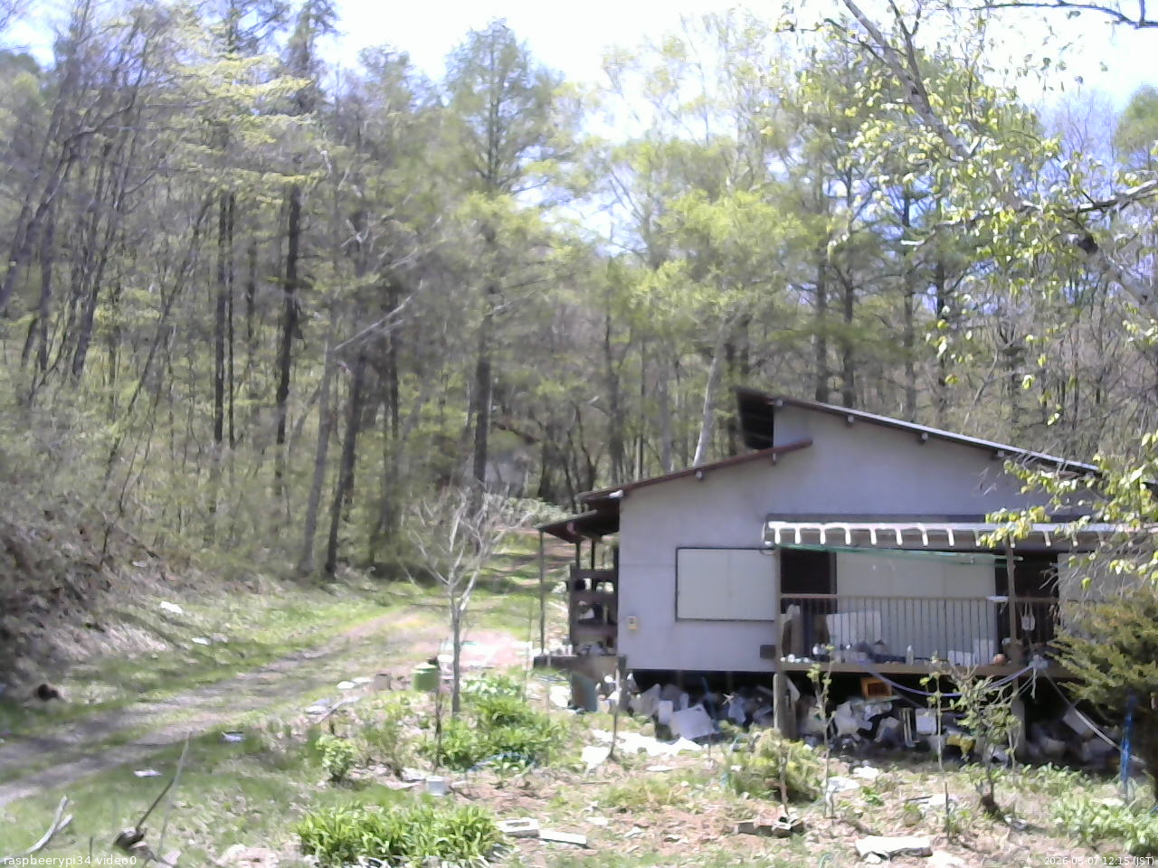 長野県菅平高原 ゆたか山荘 西側(坂上) 2026/05/07 12:15