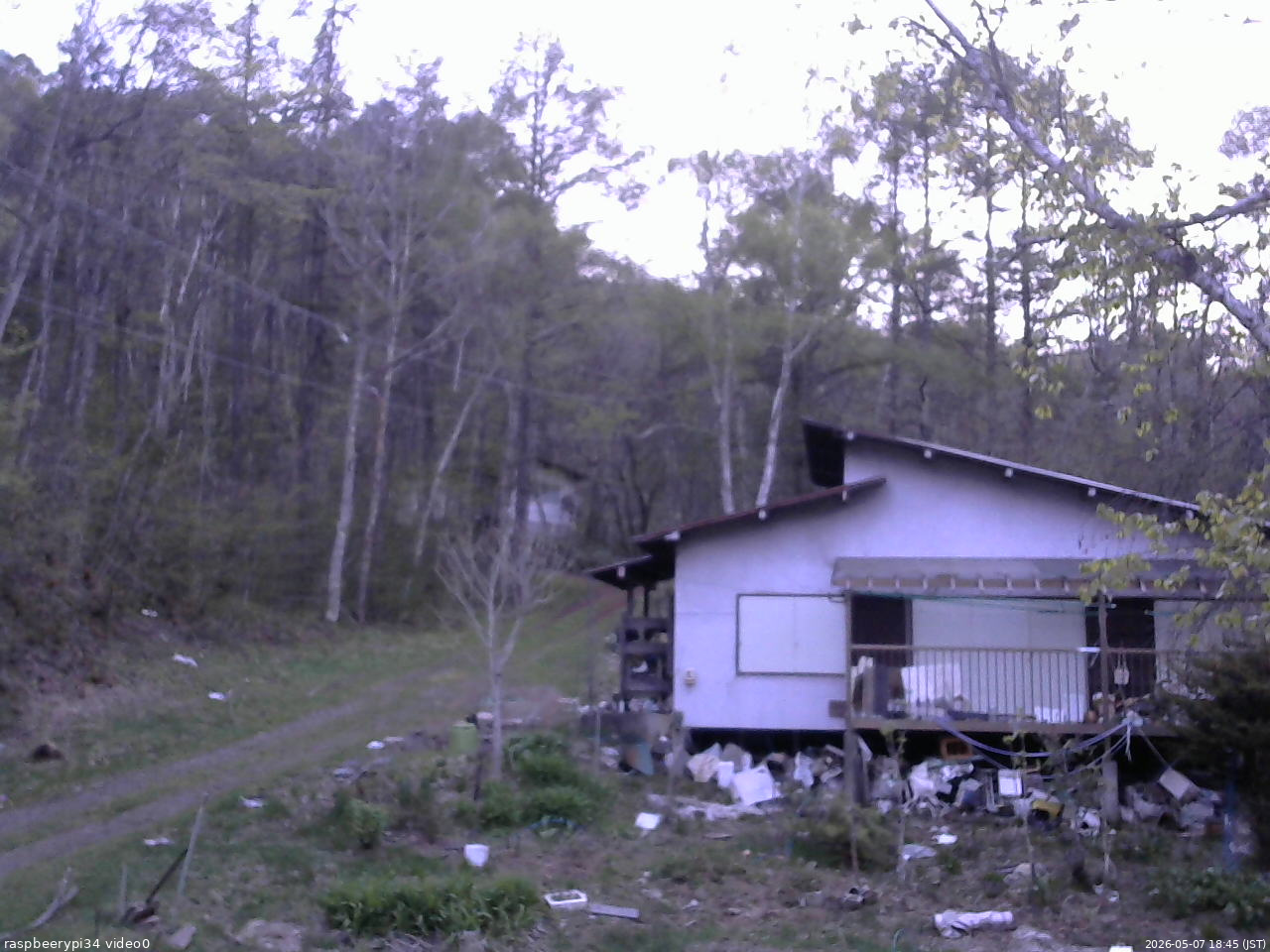 長野県菅平高原 ゆたか山荘 西側(坂上) 2026/05/07 18:45