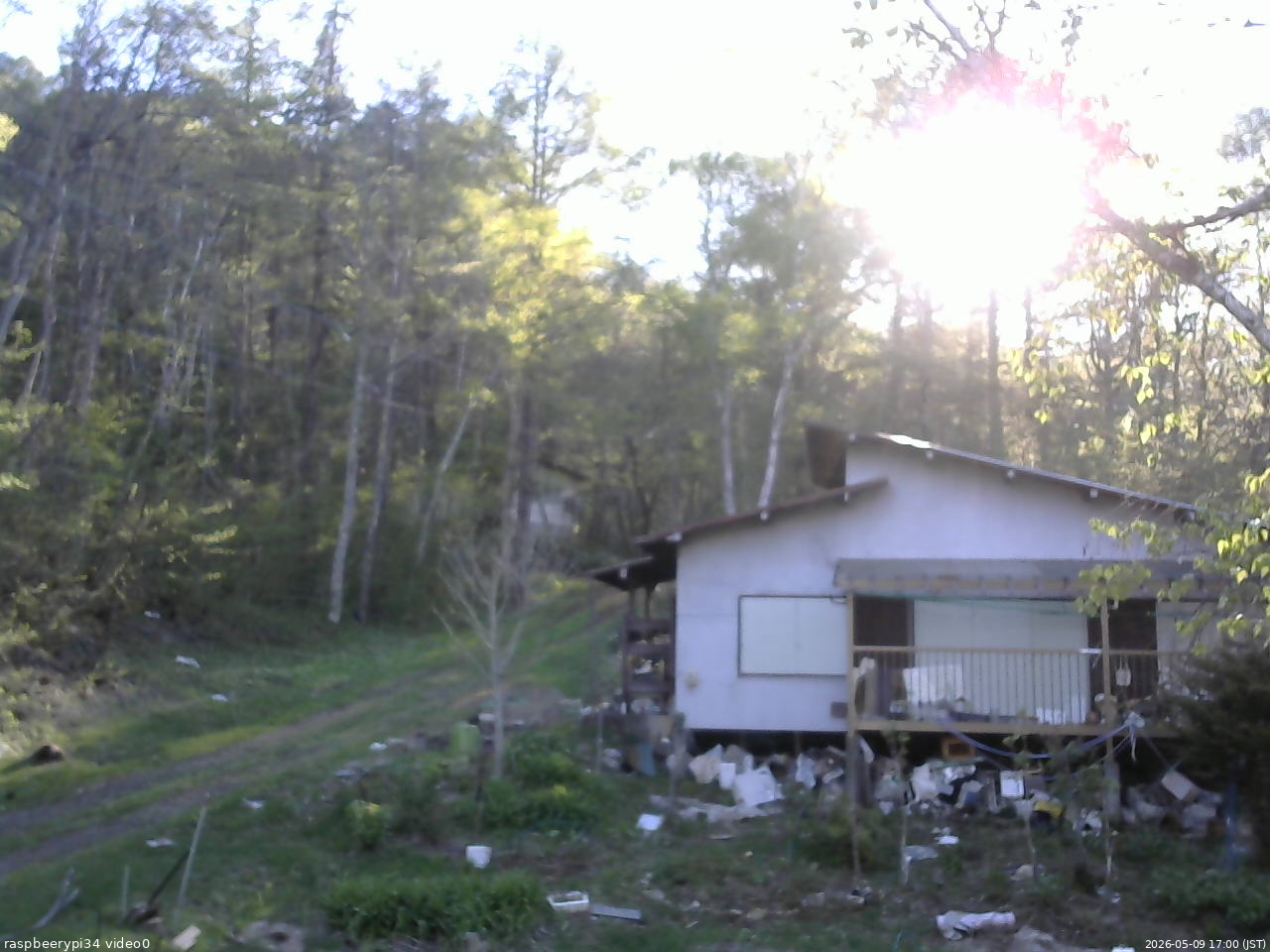 長野県菅平高原 ゆたか山荘 西側(坂上) 2026/05/09 17:00