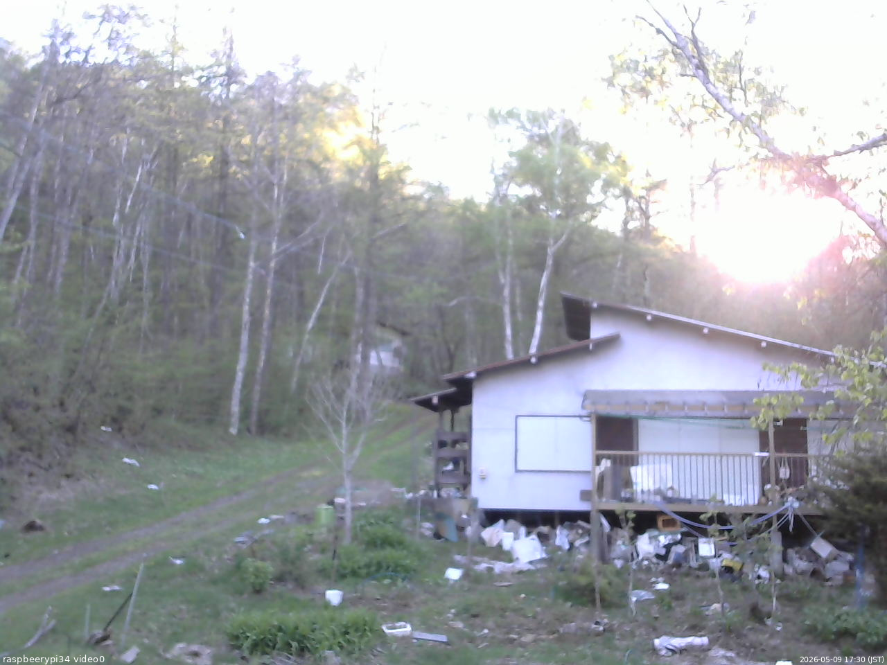 長野県菅平高原 ゆたか山荘 西側(坂上) 2026/05/09 17:30