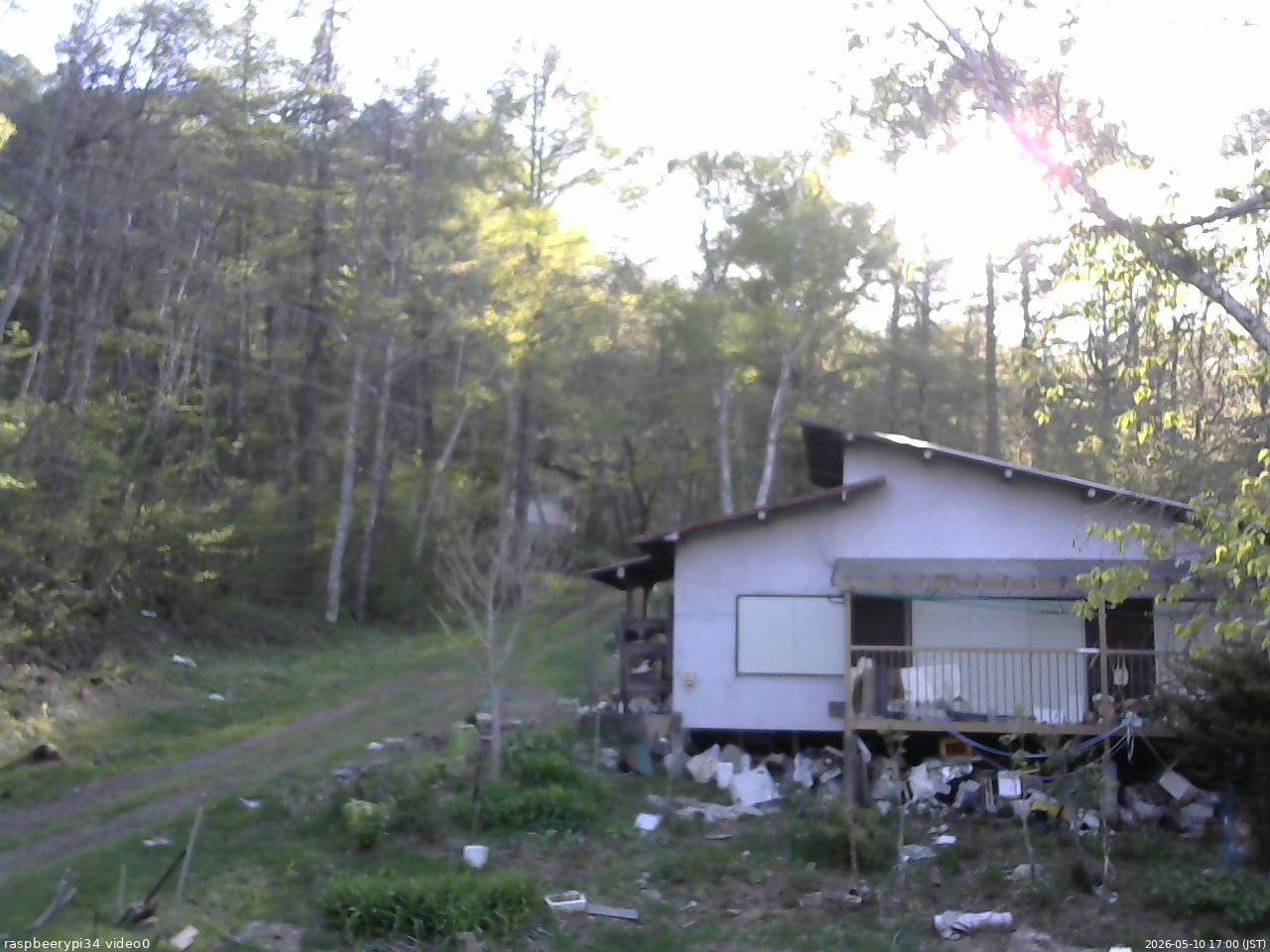 長野県菅平高原 ゆたか山荘 西側(坂上) 2026/05/10 17:00