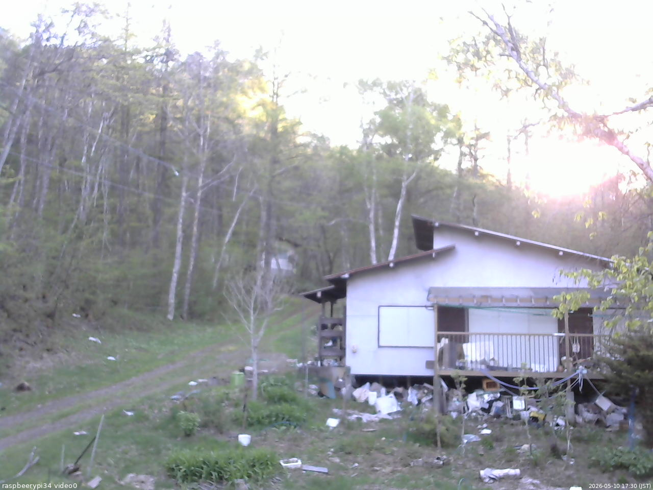 長野県菅平高原 ゆたか山荘 西側(坂上) 2026/05/10 17:30