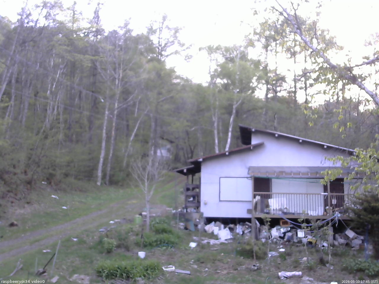 長野県菅平高原 ゆたか山荘 西側(坂上) 2026/05/10 17:45