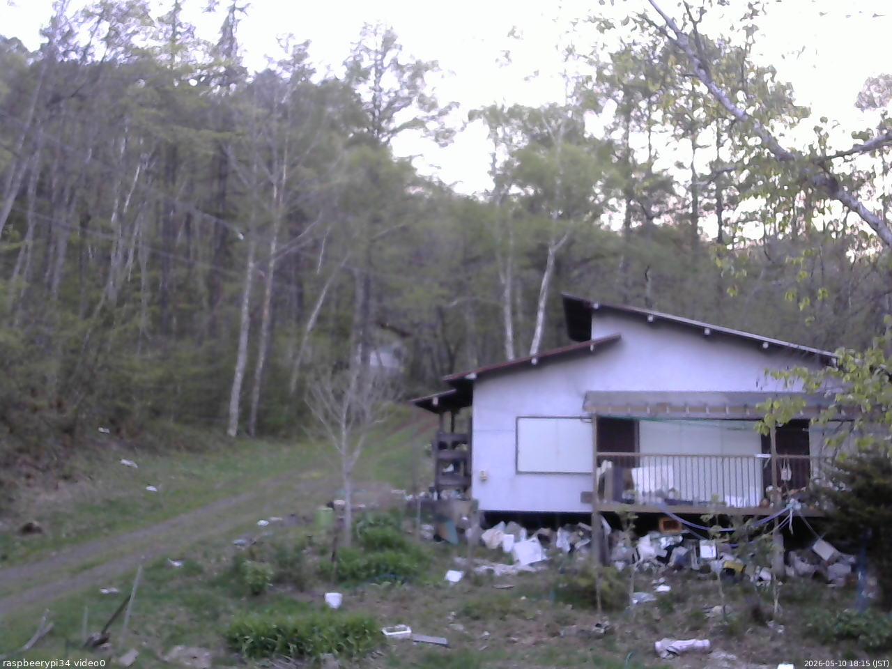 長野県菅平高原 ゆたか山荘 西側(坂上) 2026/05/10 18:15