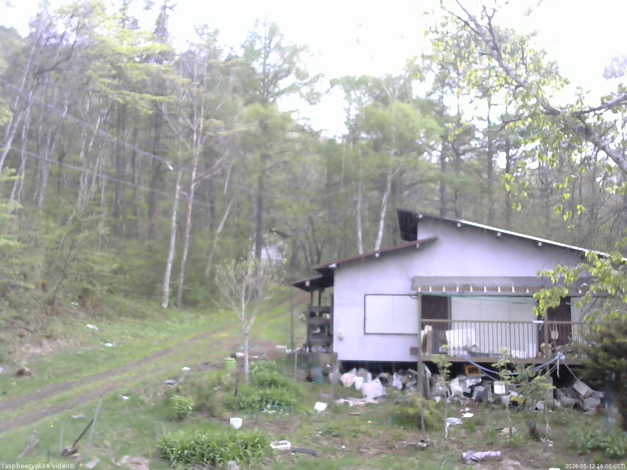 長野県菅平高原 ゆたか山荘 西側(坂上) 2026/05/12 16:00