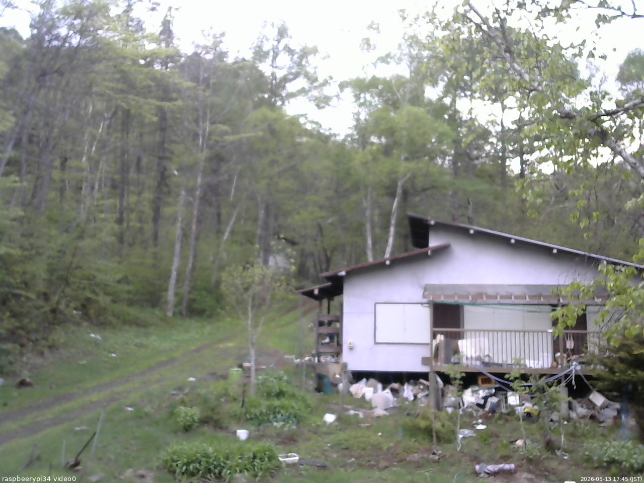 長野県菅平高原 ゆたか山荘 西側(坂上) 2026/05/13 17:45