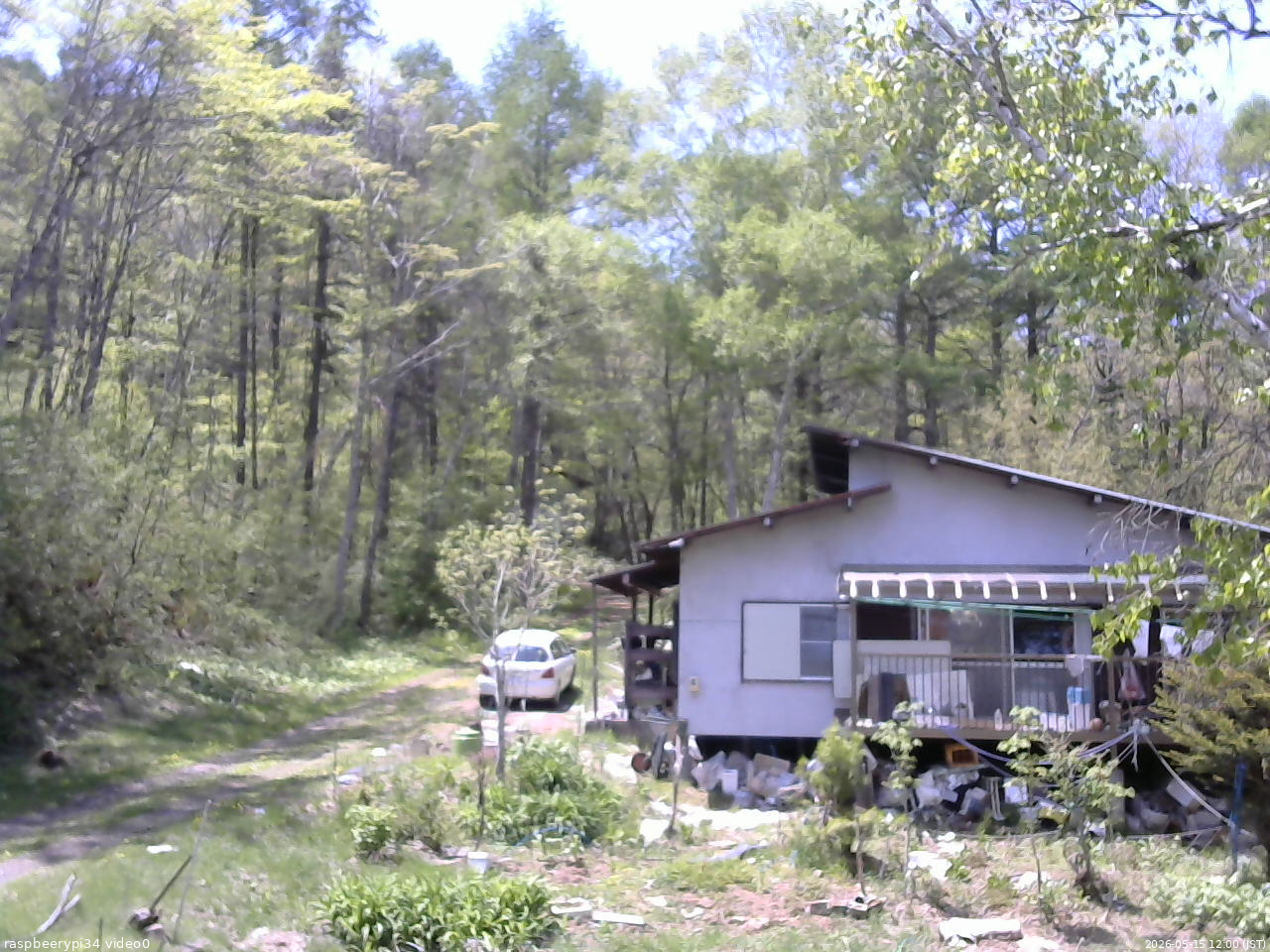 長野県菅平高原 ゆたか山荘 西側(坂上) 2026/05/15 12:00