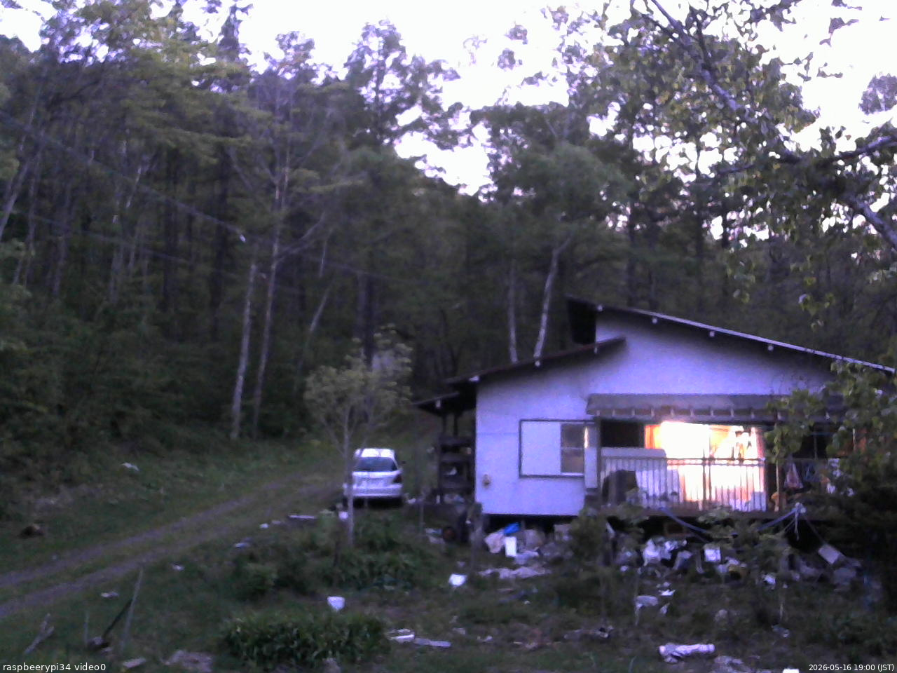 長野県菅平高原 ゆたか山荘 西側(坂上) 2026/05/16 19:00