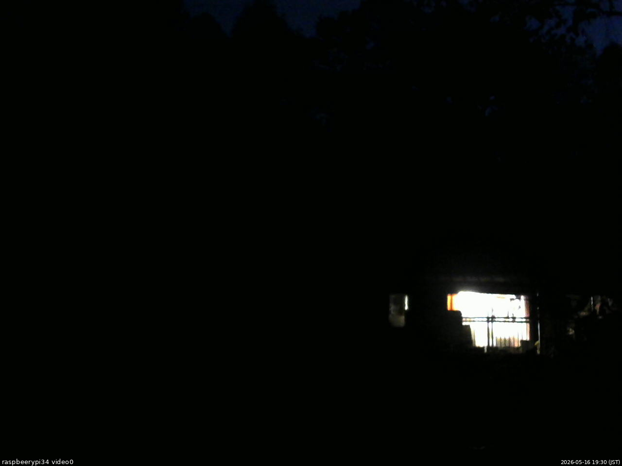 長野県菅平高原 ゆたか山荘 西側(坂上) 2026/05/16 19:30