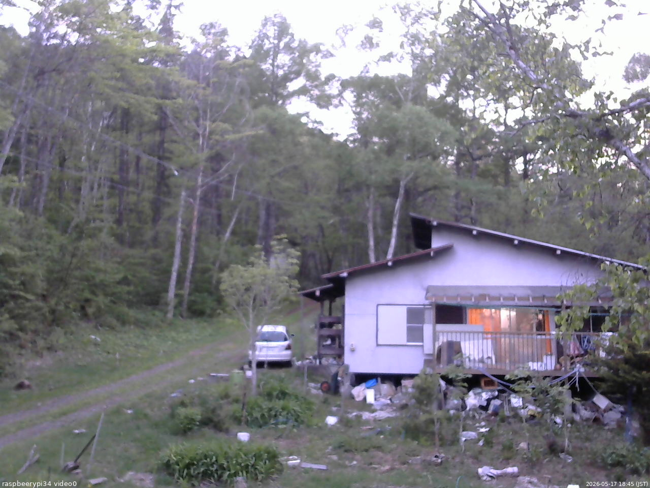 長野県菅平高原 ゆたか山荘 西側(坂上) 2026/05/17 18:45