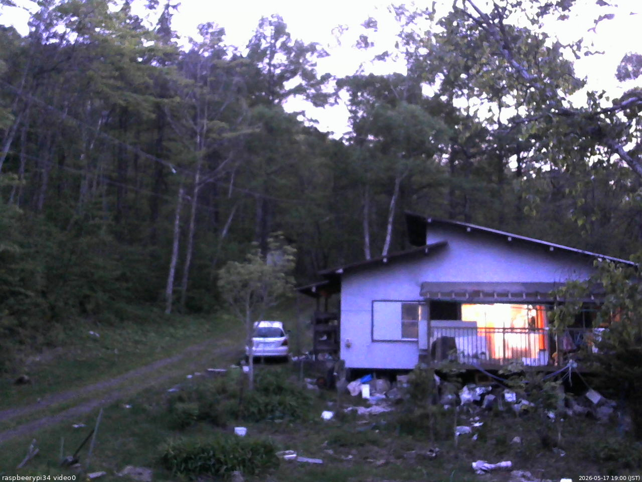 長野県菅平高原 ゆたか山荘 西側(坂上) 2026/05/17 19:00