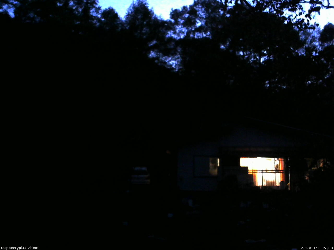 長野県菅平高原 ゆたか山荘 西側(坂上) 2026/05/17 19:15