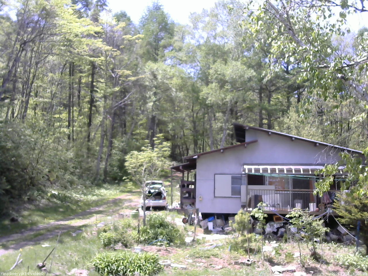 長野県菅平高原 ゆたか山荘 西側(坂上) 2026/05/18 12:00