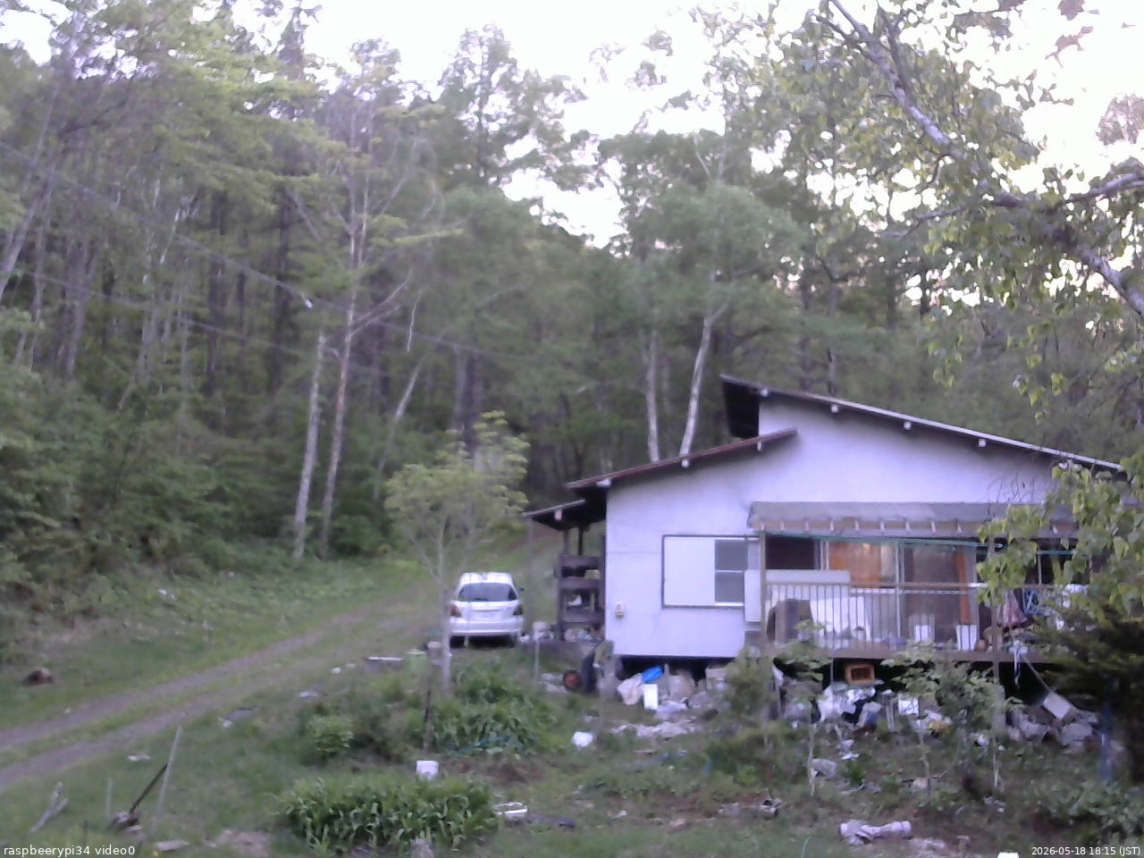 長野県菅平高原 ゆたか山荘 西側(坂上) 2026/05/18 18:15