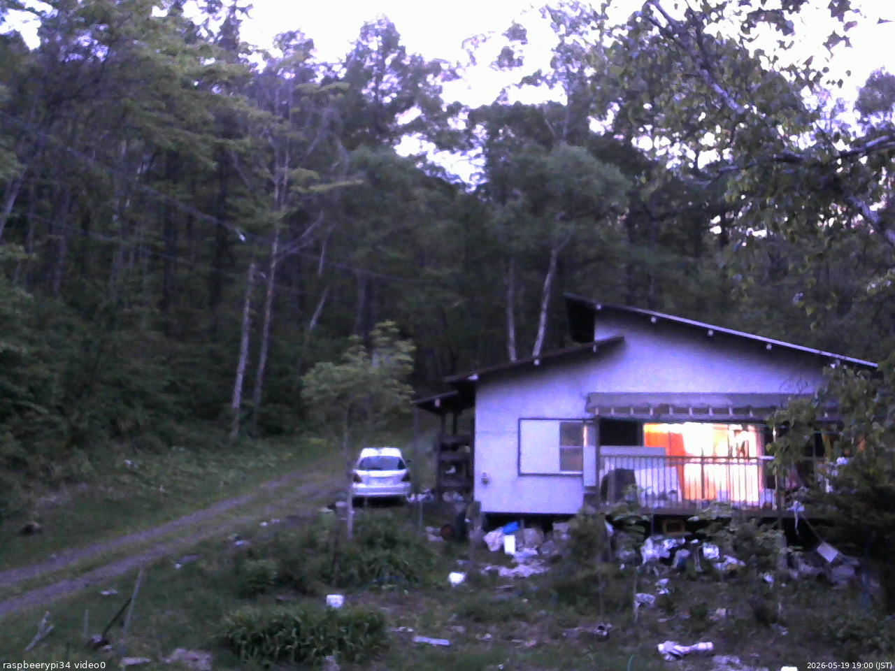 長野県菅平高原 ゆたか山荘 西側(坂上) 2026/05/19 19:00