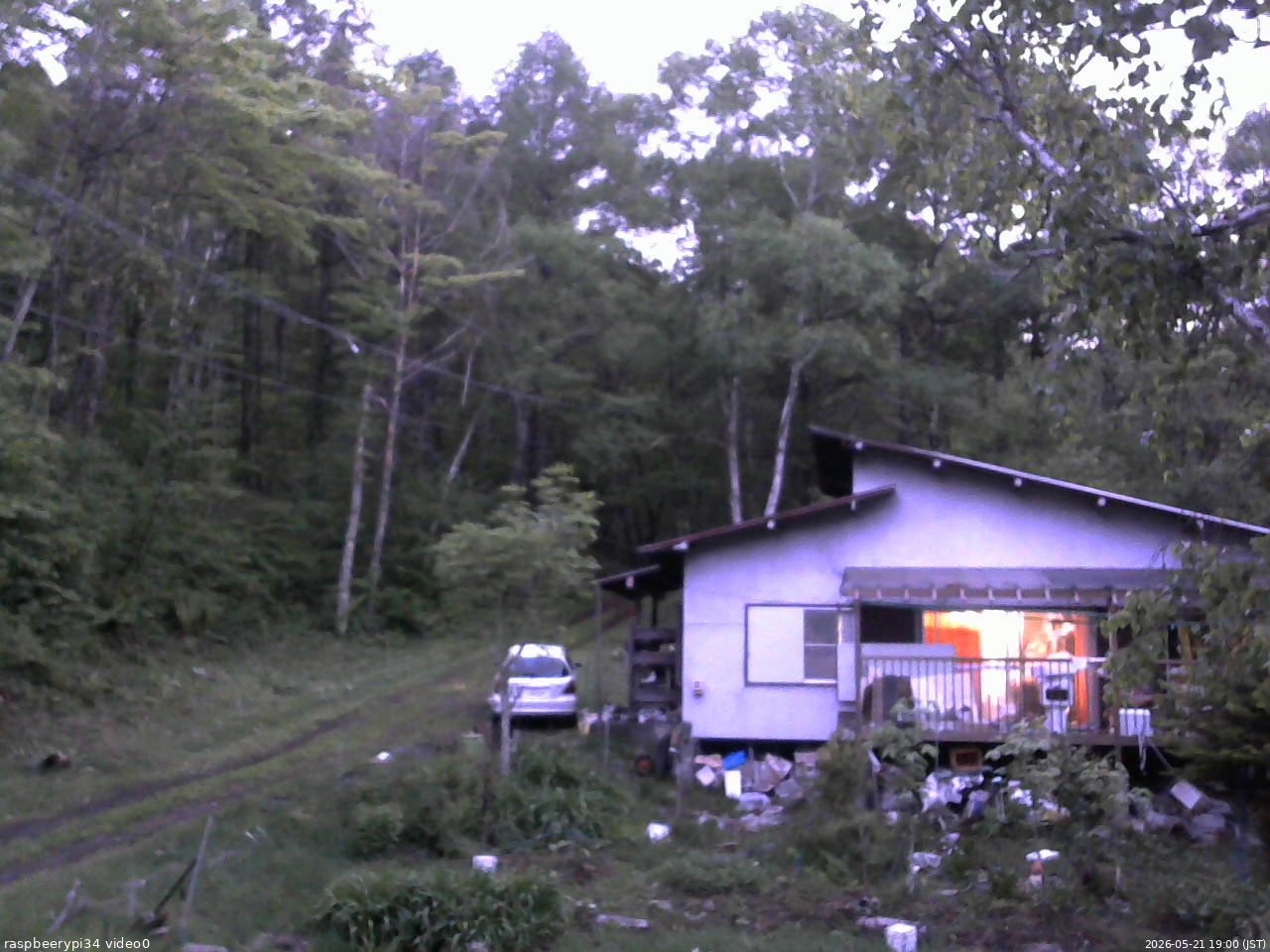 長野県菅平高原 ゆたか山荘 西側(坂上) 2026/05/21 19:00