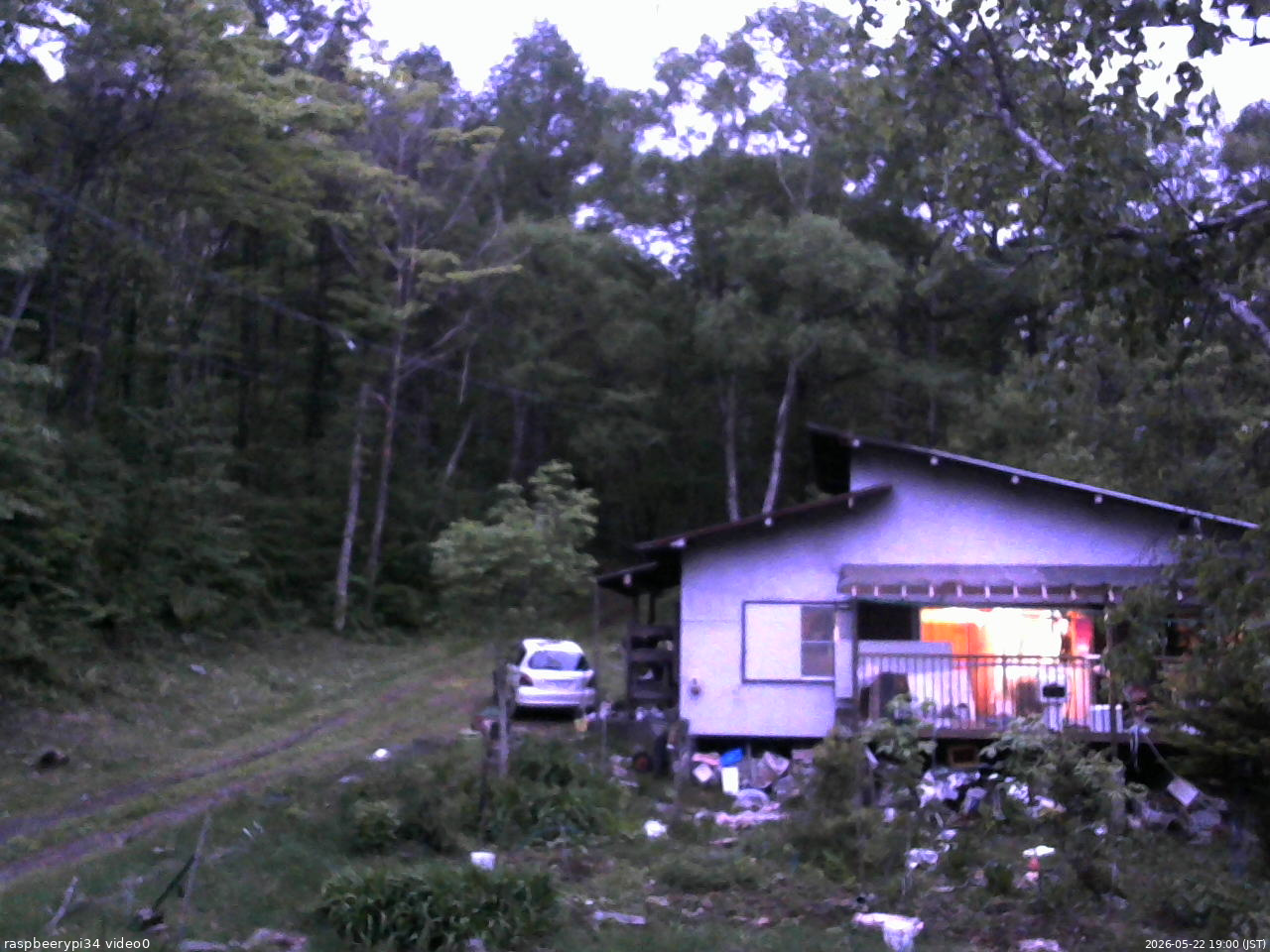 長野県菅平高原 ゆたか山荘 西側(坂上) 2026/05/22 19:00