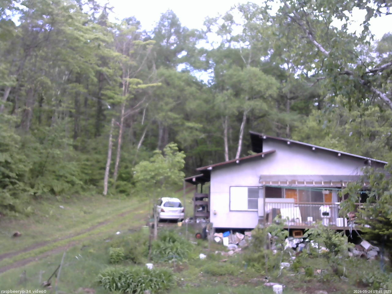 長野県菅平高原 ゆたか山荘 西側(坂上) 2026/05/24 05:45