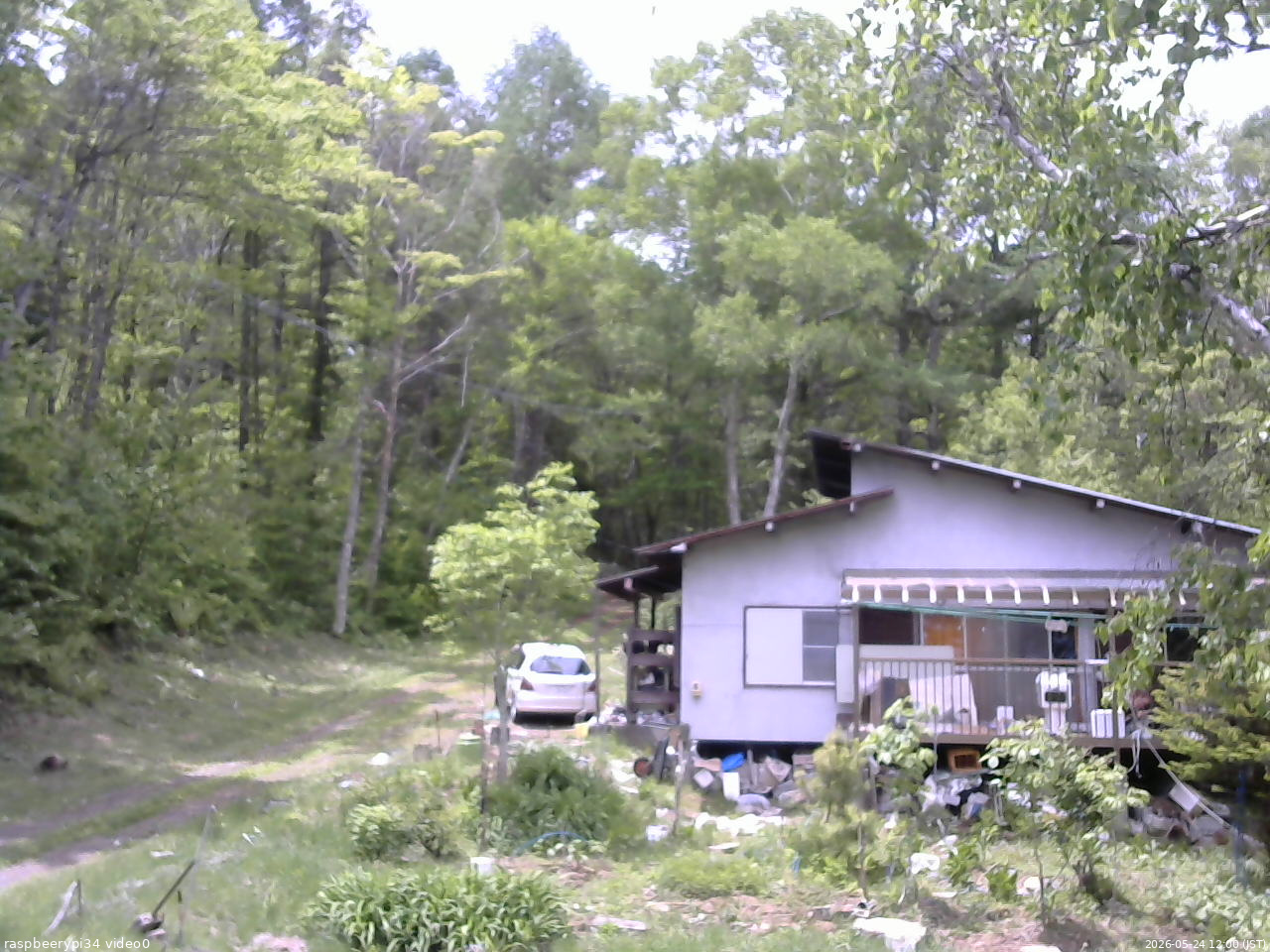 長野県菅平高原 ゆたか山荘 西側(坂上) 2026/05/24 12:00