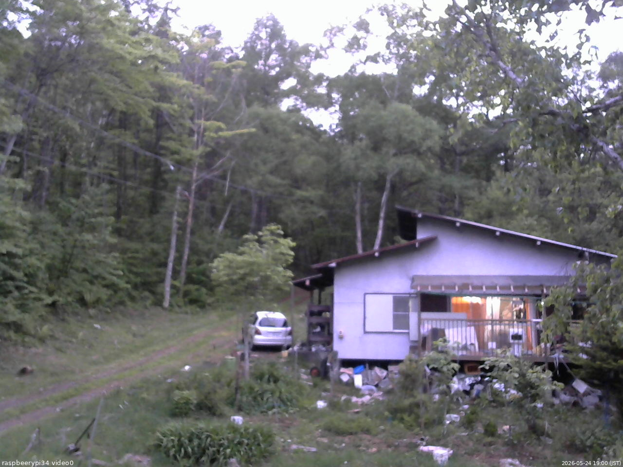 長野県菅平高原 ゆたか山荘 西側(坂上) 2026/05/24 19:00