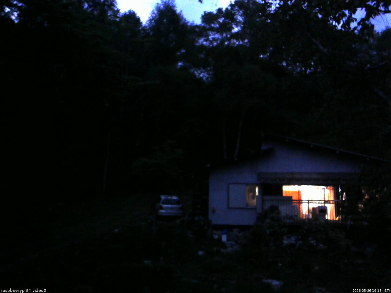長野県菅平高原 ゆたか山荘 西側(坂上) 2026/05/26 19:15