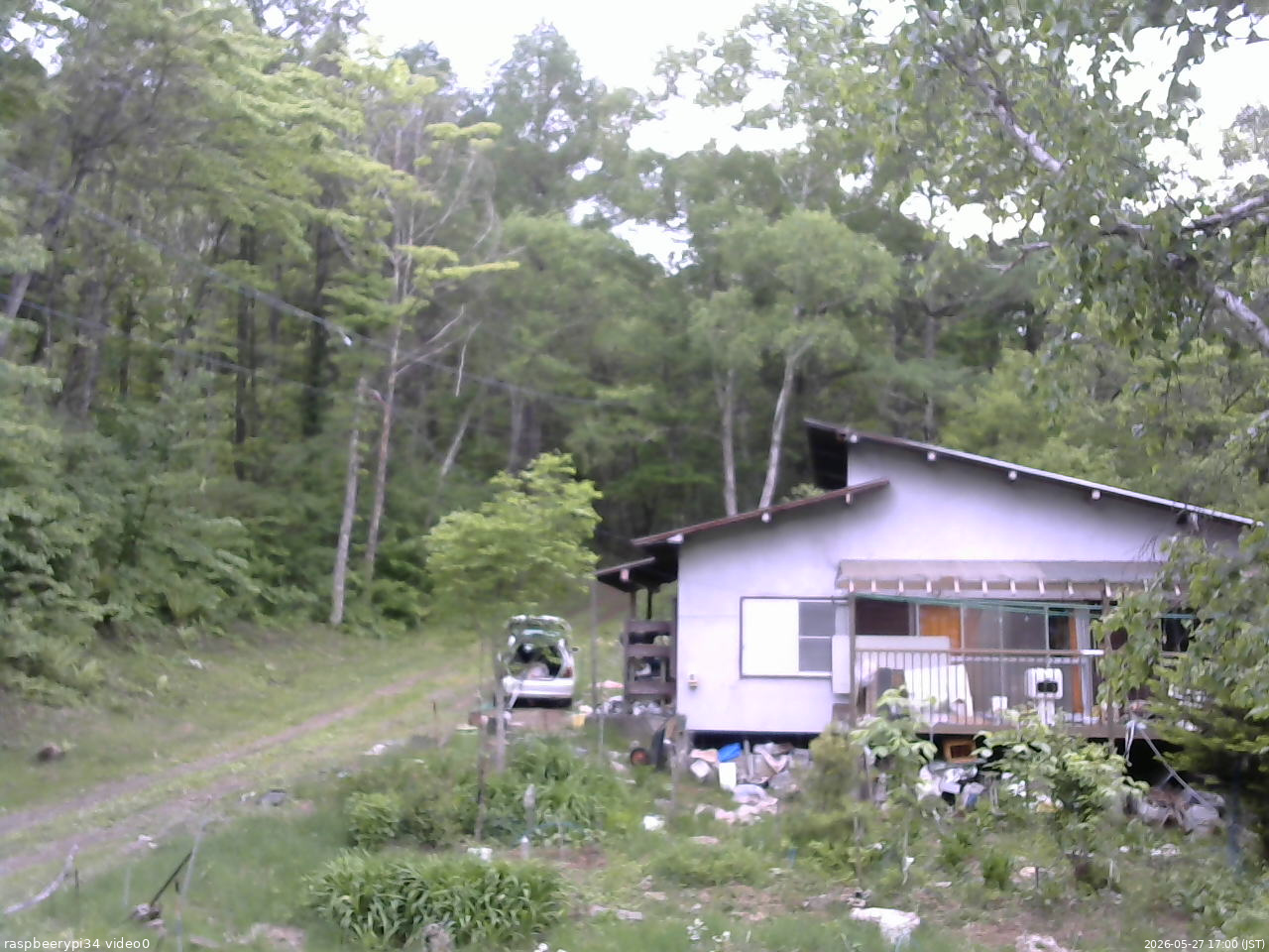 長野県菅平高原 ゆたか山荘 西側(坂上) 2026/05/27 17:00