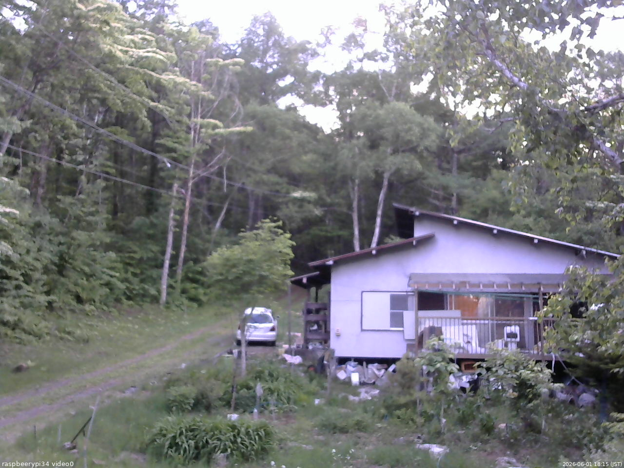 長野県菅平高原 ゆたか山荘 西側(坂上) 2026/06/01 18:15
